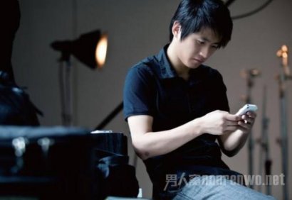 韩寒批判中国教育的经典语录 说明教育应因材施