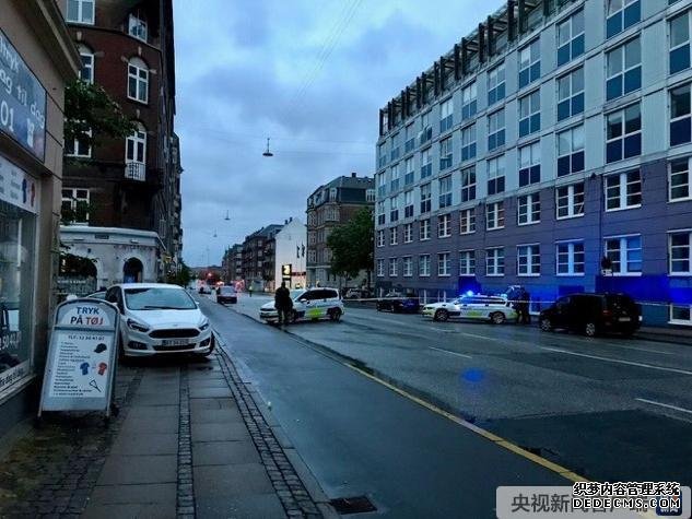 丹麦首都哥本哈根一警察局遭遇爆炸袭击 一周内