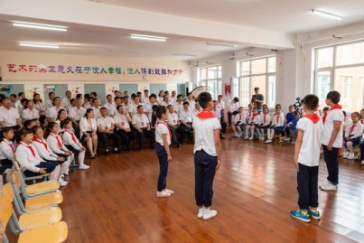 雷锋学院：感悟人生的意义为新时代明德育人