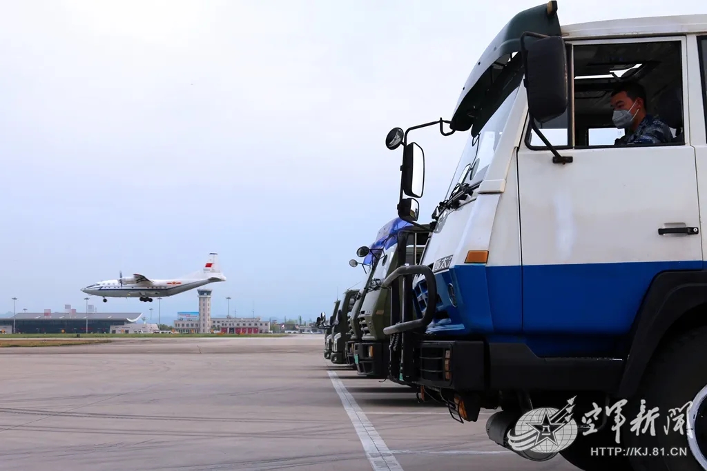 为使命必达尽显“飞驰人生”，这是空军汽车兵