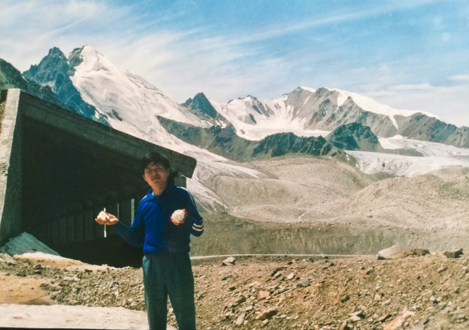 30年后重走天山路，他与回忆相逢在诗中