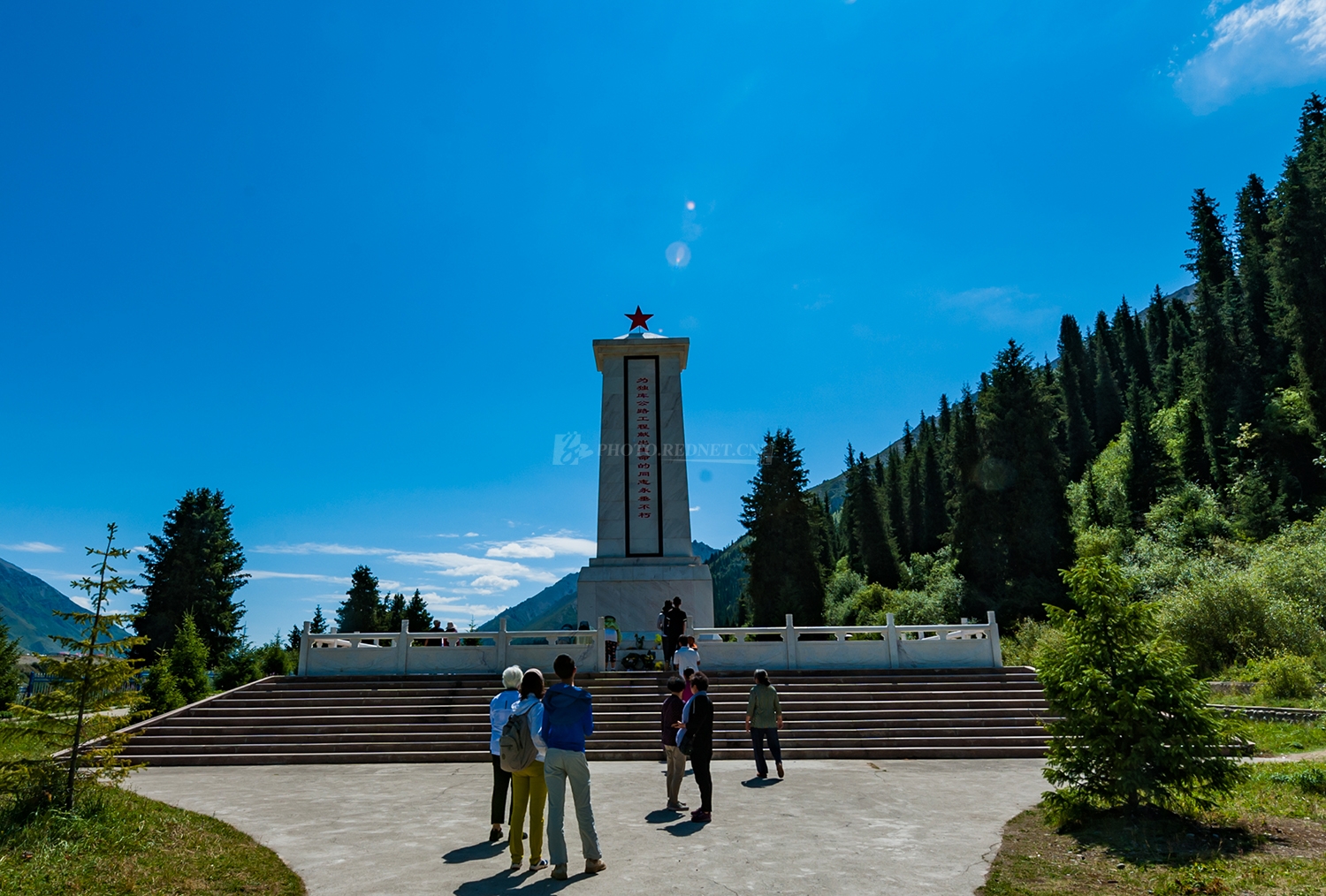 30年后重走天山路，他与回忆相逢在诗中