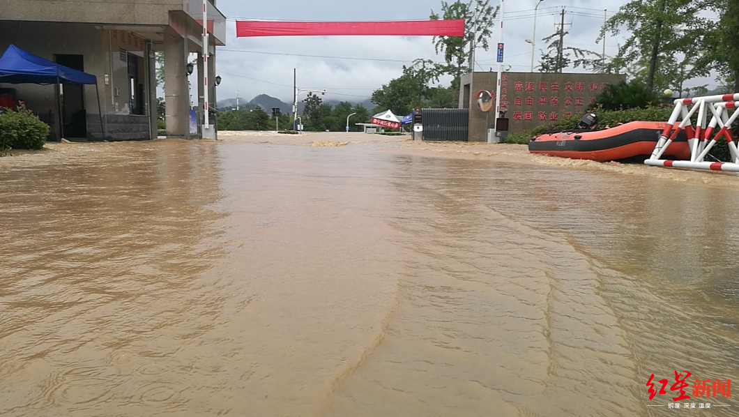 安徽歙县高考三日记：被洪水延期的最后一批高