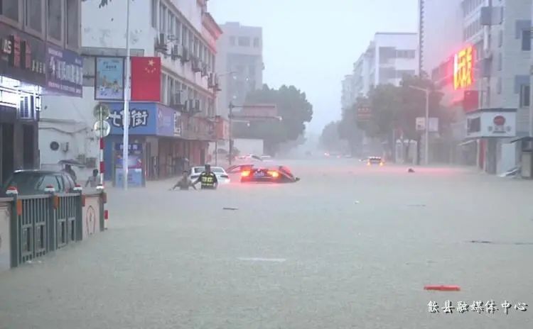 安徽歙县高考三日记：被洪水延期的最后一批高