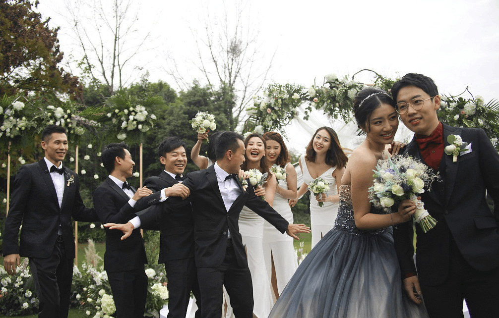 奥运五金王邹凯周捷浪漫大婚 组颜值最高伴娘团