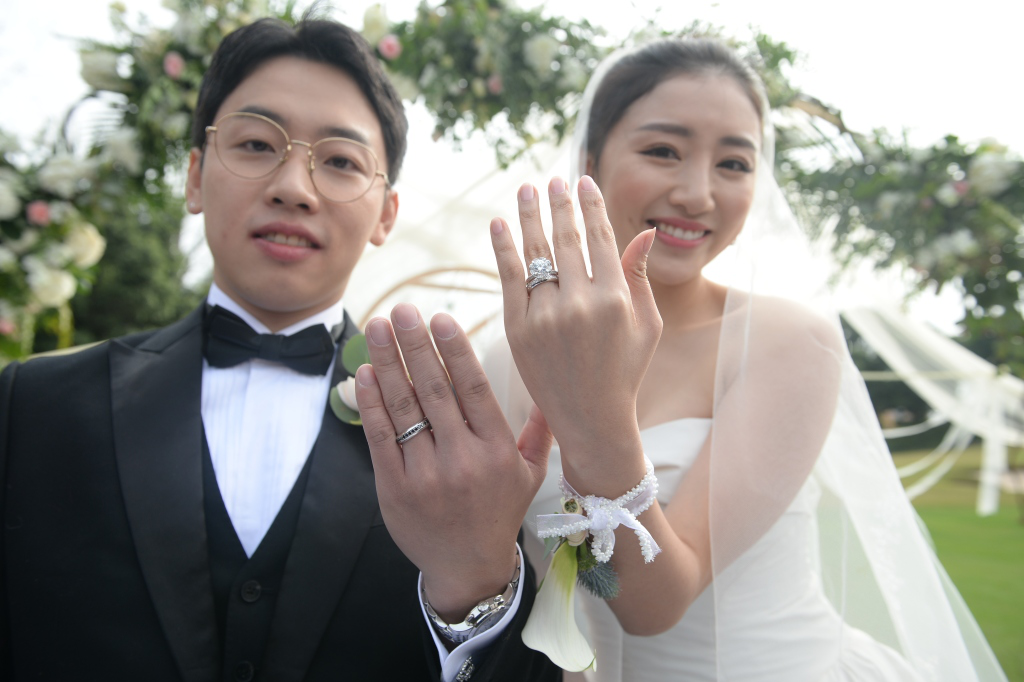 奥运五金王邹凯周捷浪漫大婚 组颜值最高伴娘团
